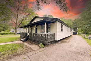 3246 N Lake Park Ave, Hobart, IN 46342 - Photo 3