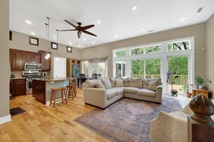 51 Lakeview Dr, Valparaiso, IN 46383 - Photo 5