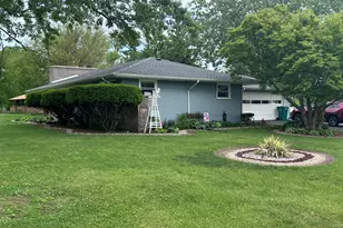 7595 Washington Ct, Merrillville, IN 46410 - Photo 3