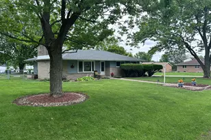7595 Washington Ct, Merrillville, IN 46410 - Photo 1