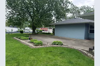 7595 Washington Court, Merrillville, IN 46410 - Photo 5