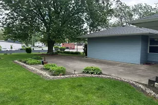 7595 Washington Ct, Merrillville, IN 46410 - Photo 5