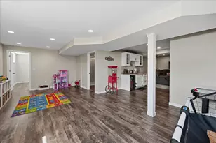 380 E Augustine Dr, Valparaiso, IN 46383 - Photo 35