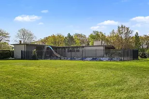 102 Sylvan Dr, Valparaiso, IN 46385 - Photo 5