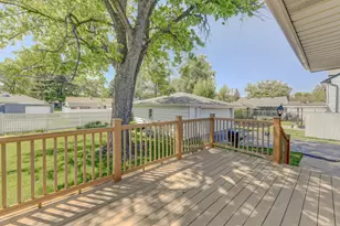 7970 Northcote Ave, Hammond, IN 46324 - Photo 23