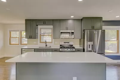 7970 Northcote Avenue, Hammond, IN 46324 - Photo 5
