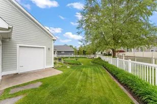 2405 Dickinson Rd, Chesterton, IN 46304 - Photo 9