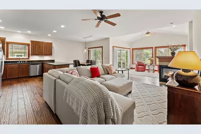 61 N Prairie Pkwy, Valparaiso, IN 46385 - Photo 7