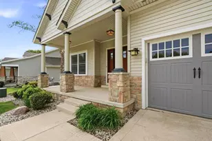 61 N Prairie Parkway, Valparaiso, IN 46385 - Photo 3