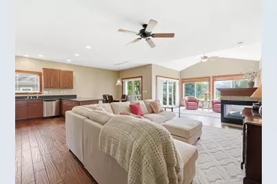 61 N Prairie Pkwy, Valparaiso, IN 46385 - Photo 5