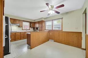 519 N Jay Ave, Griffith, IN 46319 - Photo 7