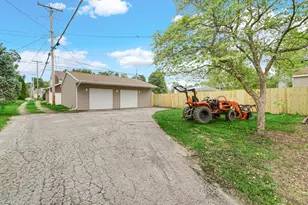406 D St, La Porte, IN 46350 - Photo 3