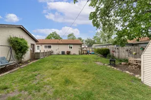 9419 Saric Dr, Highland, IN 46322 - Photo 7