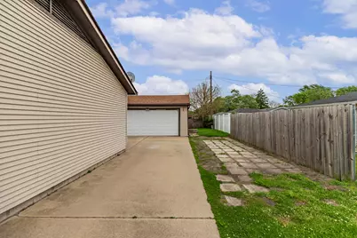 9419 Saric Drive, Highland, IN 46322 - Photo 3