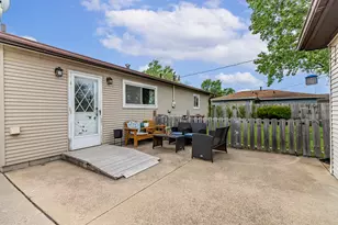 9419 Saric Dr, Highland, IN 46322 - Photo 5