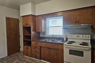 907 Tyler St, La Porte, IN 46350 - Photo 5