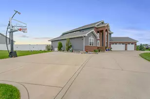 8692 W 156th Ct, Lowell, IN 46356 - Photo 3
