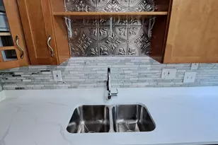 1020 N Shelby St, Gary, IN 46403 - Photo 7