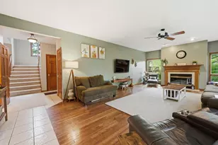 5204 Woodmere Ct, Valparaiso, IN 46383 - Photo 9