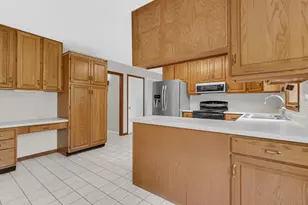 947 Sandpiper Dr, Chesterton, IN 46304 - Photo 11