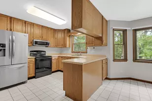 947 Sandpiper Dr, Chesterton, IN 46304 - Photo 9