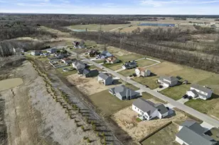 543 Scenic View Ave, Valparaiso, IN 46385 - Photo 25