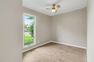 1140 W 59th Pl, Merrillville, IN 46410 - Photo 15