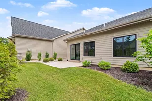 1907 E Woodglen Cir, Valparaiso, IN 46383 - Photo 17