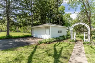 9430 Hilltop Dr, Saint John, IN 46373 - Photo 27