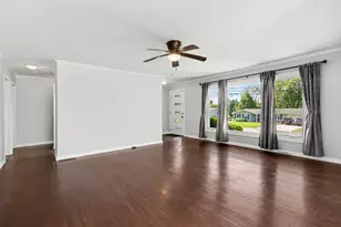 1305 Wood St, Valparaiso, IN 46383 - Photo 5