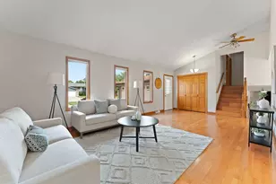 4925 W 89th Terrace, Crown Point, IN 46307 - Photo 5