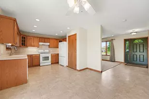 732 Sunflower Ln, Dyer, IN 46311 - Photo 3