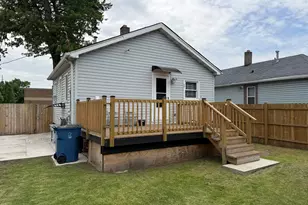 821 Huehn St, Hammond, IN 46327 - Photo 11