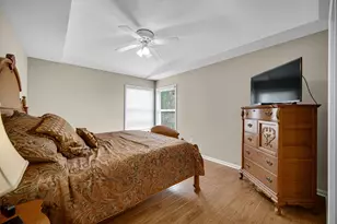 950 Port Cir, Hobart, IN 46342 - Photo 11