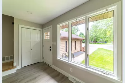 340 Golfview Drive, Schererville, IN 46375 - Photo 9