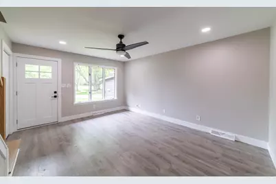 340 Golfview Drive, Schererville, IN 46375 - Photo 7