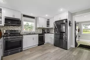 8951 E Chicago Rd, New Carlisle, IN 46552 - Photo 9