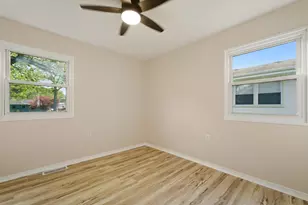 729 Governor Rd, Valparaiso, IN 46385 - Photo 17