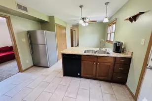 183 S 20th St, Chesterton, IN 46304 - Photo 7