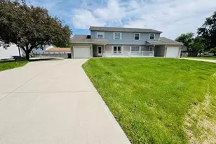 183 S 20th St, Chesterton, IN 46304 - Photo 1