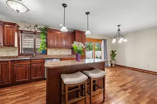 1354 Camellia Dr, Munster, IN 46321 - Photo 5