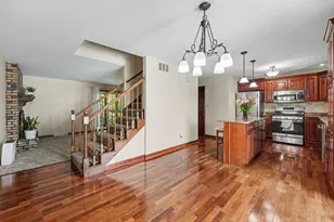 1354 Camellia Dr, Munster, IN 46321 - Photo 7