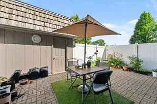 1354 Camellia Dr, Munster, IN 46321 - Photo 9