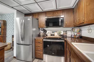 1601 Earthstone Dr, Valparaiso, IN 46383 - Photo 9