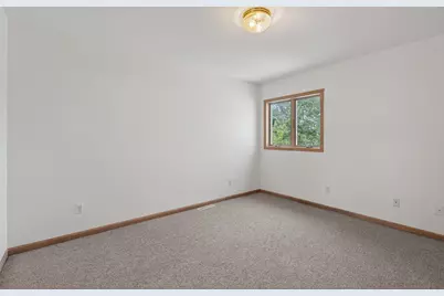 401 Dogwood Court, Hebron, IN 46341 - Photo 23