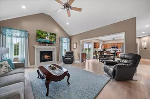 104 Stone Creek Dr, Valparaiso, IN 46383 - Photo 7