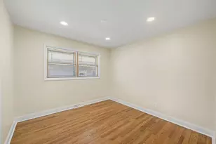 7426 Park Pl, Hammond, IN 46324 - Photo 11