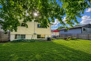 729 N Wheeler St, Griffith, IN 46319 - Photo 7