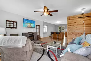 422 Saginaw Dr, Valparaiso, IN 46385 - Photo 9