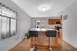422 Saginaw Dr, Valparaiso, IN 46385 - Photo 7